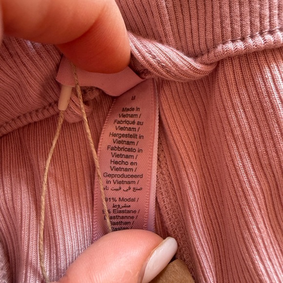 SKIMS Light Pink Women's Pajama Set Soft Lounge Short Sleep Set - Picture 4 of 6